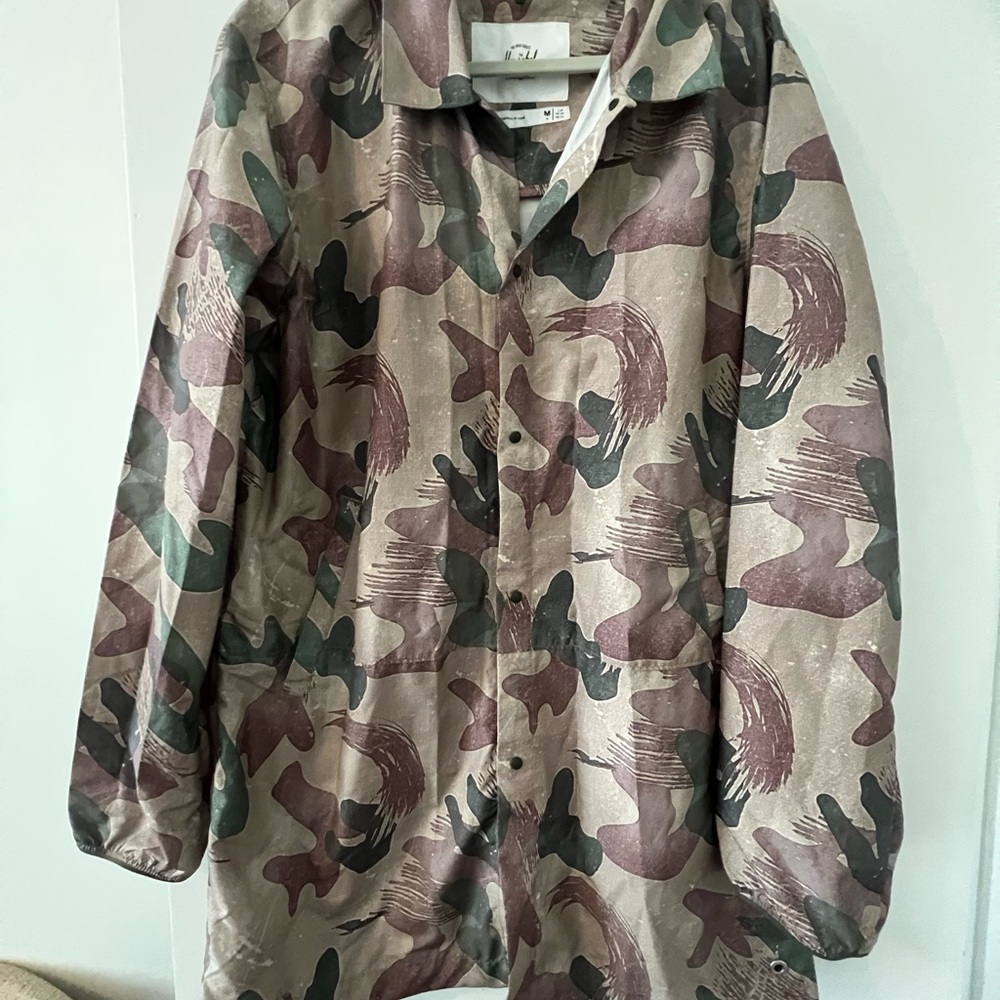 NWT Herschel Supply Company Camouflage packable long jacket
